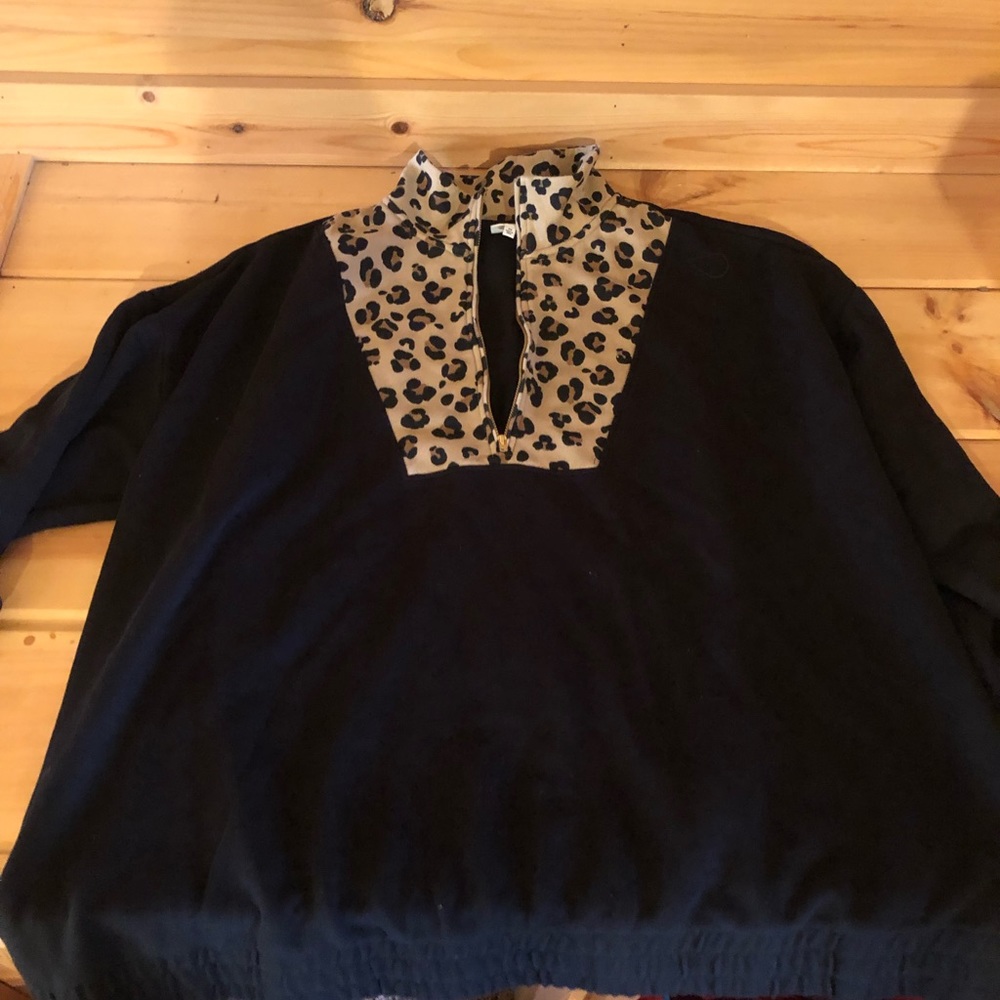Crown & Ivy cabana pullover cheetah pattern
